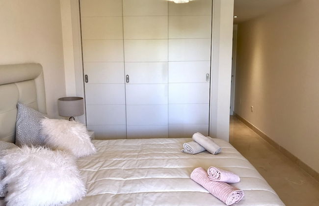 Casares Beach Golf Apartment With Private Garden and Pool Access - Foto 7