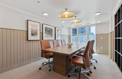 Outstanding Amenities-New Complex- Downtown Luxury - Foto 73