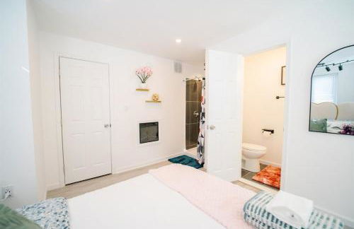 Modern 5BR DC Home Free Parking Steps from Metro Family-Friendly - Photo 45