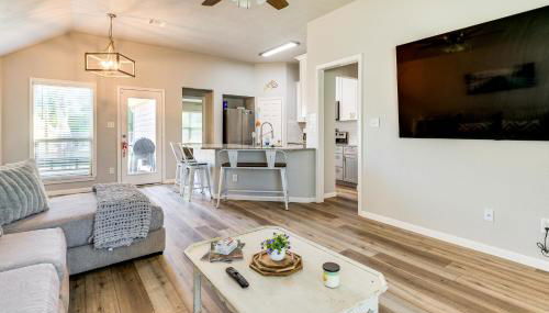 9 Mi to College Station Dog-Friendly Home with Yard - Foto 1