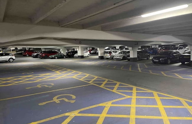 Deluxe City Centre Apt Balcony View Free Parking - Foto 19