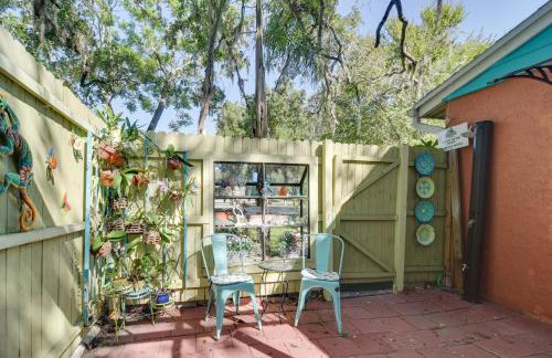 Riverfront Getaway with Hot Tub and Game Room! - Foto 38