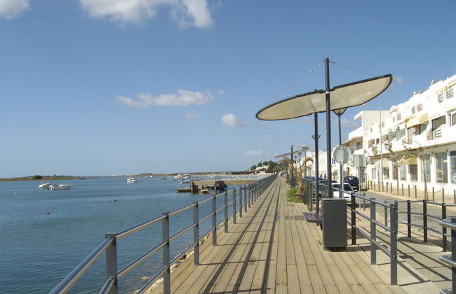 800m From the Boat to Praia das Cabanas, With Pool, Terrace, Wifi and air con - Foto 25