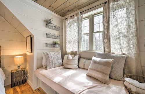 Ideal for Families! Lake Toxaway Getaway with Deck - Foto 20