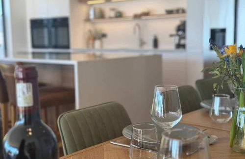 Still Waters - Luxury Lakeside Retreat with Hot Tub - Photo 51