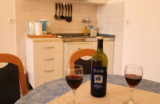 Sea front stone house - Photo 31