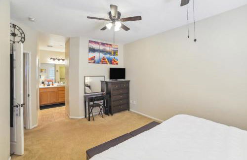 Modern Moreno Valley Oasis with Private Patio - Foto 15