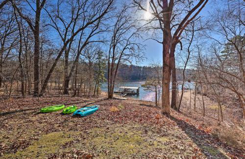 Cozy Beaver Lake Cabin with Waterfront View and Kayaks - Foto 28