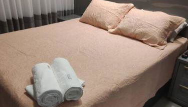 Sobrado com piscina, banheira e garagem coberta. - Foto 5