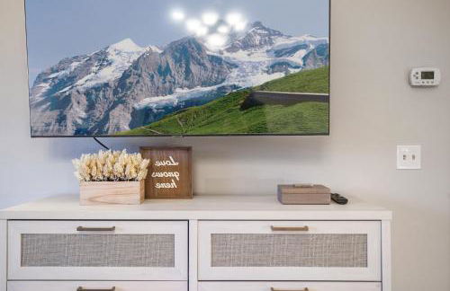 Huge Retreat w Alaska King, Pool & Jacuzzi Tub Indoor - Foto 67