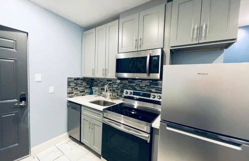 Rittenhouse Square near Kimmel Center Studio Suite - Photo 9