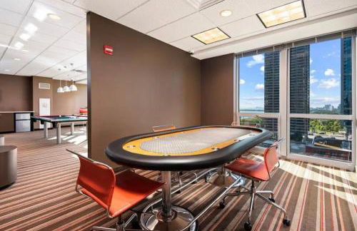 Cozy 2 bedroom condo by lakeshore - Foto 32