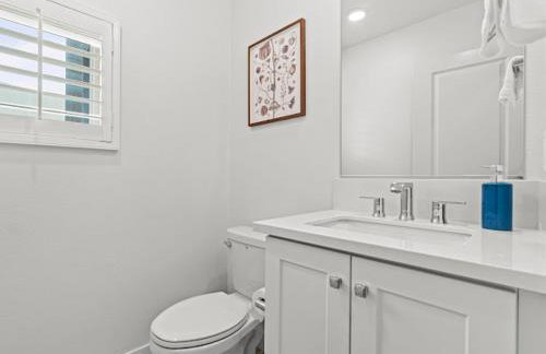 Beautiful Irvine Grand Park Community Cozy and Comfortable Home - Photo 16