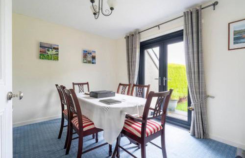 3-Bed Portballintrae Home | Wi-Fi, Garden, Parking - Foto 12