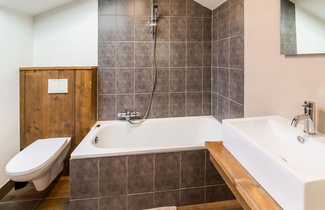 Holiday Home in Vielsalm With Bubble Bath - Photo 20