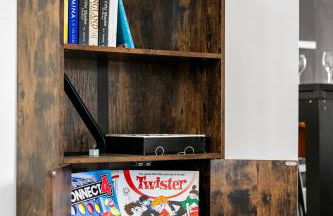 Spacious 6BR - City Hub & Parking - Sleeps 13 - Photo 16