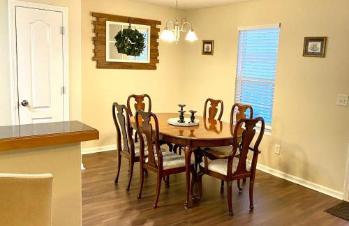 Spacious & comfy home in ultra-convenient location 2025 Traveller Award Winner - Foto 18