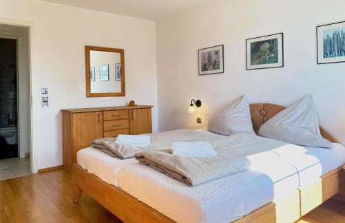 Ferienwohnung Residenz am See - exklusive Wohnung in erster Reihe mit Balkon und Seeblick - Photo 9