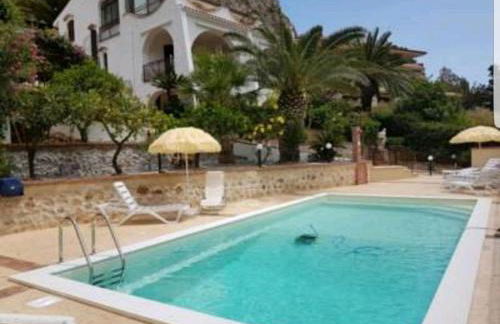 Villa del Golfo Urio with swimming pool shared by the two apartments it is essential to have a car - Foto 68