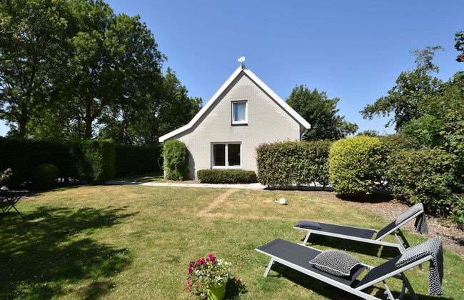 Peaceful Holiday Home With Garden - Photo 1
