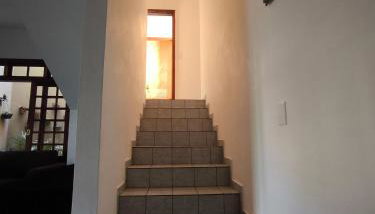 Casa Agradável, Arejada, Espaçosa, Perto de Tudo - Foto 4