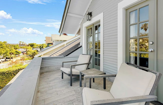 Luxe Backyard Oasis w/ Hot Tub Chic Design South Park Sanctuary - Foto 24