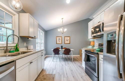 Home with Pet-Friendly Yard, 1 Mi to Dtwn Raleigh! - Foto 12