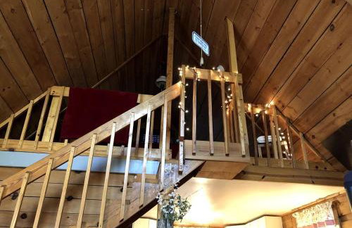 Romantic Log Cabin with Hot Tub near Cherokee National Forest, Tennessee - Foto 4