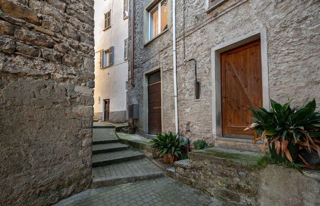 Cottage on the Lake in Lezzeno - Photo 24