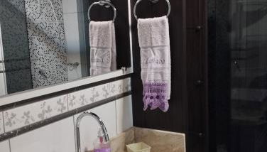 Apto central completo 3 dormitórios - Foto 5, towels, Shower