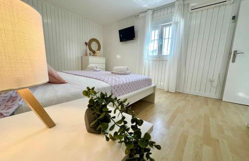 GATU Villa Serena piscina privada mayores de 25 años y familias - Foto 15