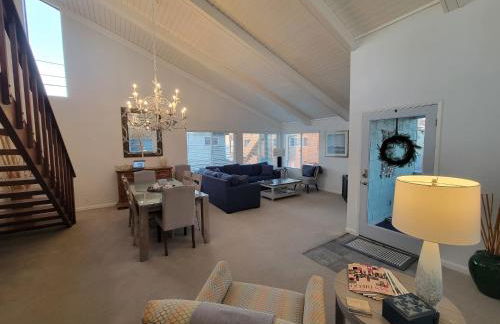 Luv Oceanside Views-1 House to Beach, Boardwalk and Waves-Spacious Rooftop Sun Deck-Plus King Beds too! - Foto 9