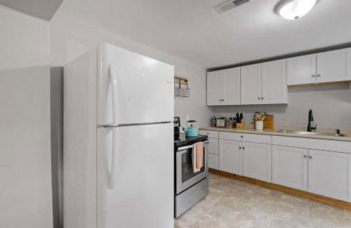 Comfy Large Bungalow - 4 Bed 1BA On Private Pond - Foto 51