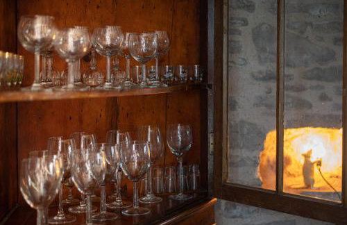 16th Century House, Castle Views, Mountain Views, Hot Tub, Firepit, Stunning Interiors - Foto 13