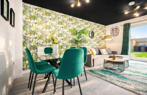 2 Bedroom House with 4 Beds, 3 Doubles & 1 Single - In Salford, 10 mins Uber from Manchester City Centre - Located in Salford close to Old Trafford, Manchester united, Trafford Park, Salford Quays & more! With Garden & Parking - By MAEVELA Manchester - Foto 22