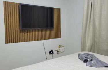 Casa funcional - 02 quartos, 02 camas de casal, 01 cama de solteiro, cozinha gourmet e garagem para carro pequeno - Foto 16