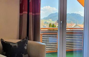 Falkenstein - Ruhige familienfreundliche 3-Zimmer-Ferienwohnung mit Alpenpanorama in Pfronten Mitte - Foto 11