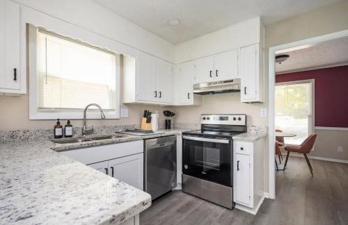 Family & Dog Friendly 4BD-3BA in Stone Mountain - Foto 11