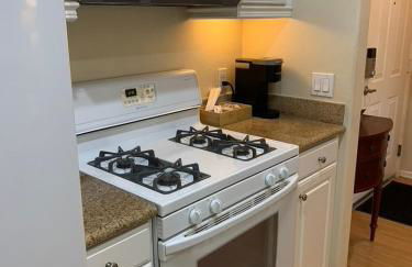 Exclusive Top Floor 1 bedroom in central Irvine one month min - Foto 5