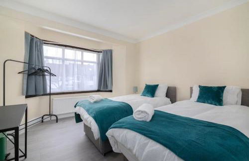 Spacious 4-Bedroom Family Home near Wembley - Foto 3