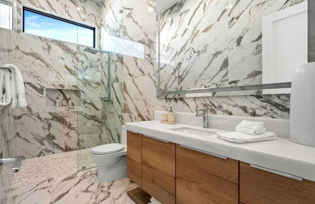 Sleeps 20 7-bedroom Villa w/ Pool, Putting Green & Hot Tub Bravo Villa #11 by Avantstay - Foto 49