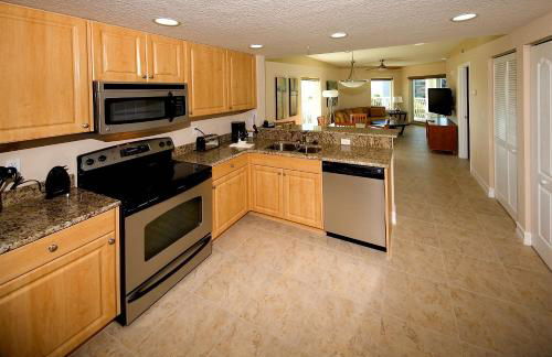 Crystal Palms Beach Resort - Photo 28