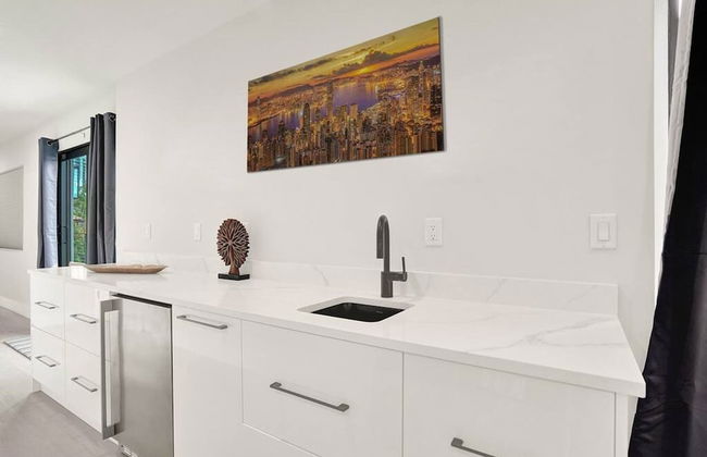 4BR w htd Pool Walk to Las Olas 5mins to Beach - Foto 40