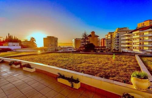 Sun-Drenched, Sea-View Apartment with Giant Patio! - Photo 41