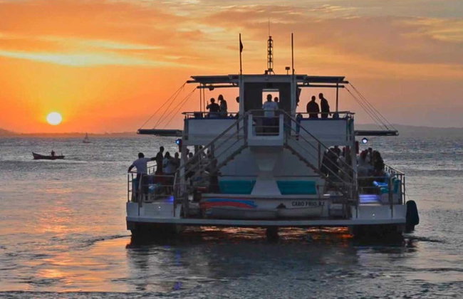 Paseo en catamarán por Cabo Frío - Foto 4