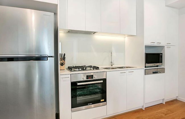 Roden Residences - Photo 11