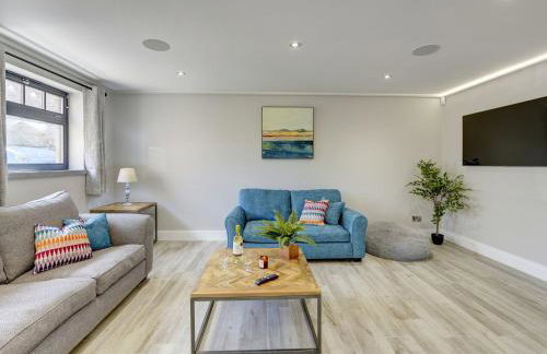 The Gate House - Photo 25