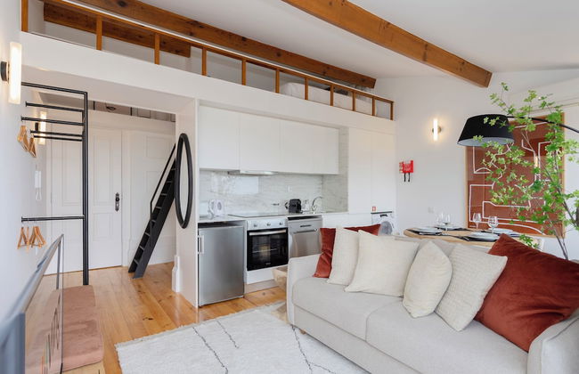 Liiiving - Mezzanine Delight Balcony - Photo 10