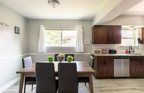 4 Bed 3 Bath House, Spacious, Smart TVs in all rooms, Whole house to yourself - Foto 10