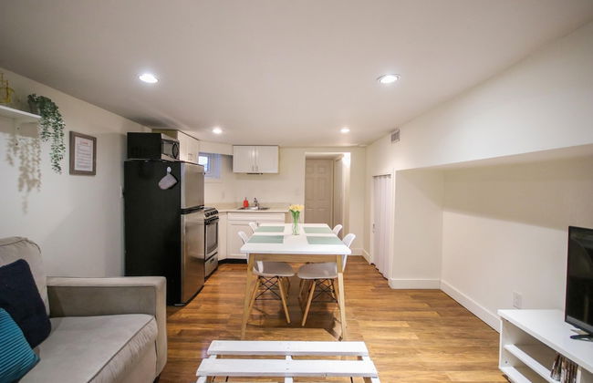 Leslieville Cozy & Bright Apt in Trendy Beaches - Foto 16